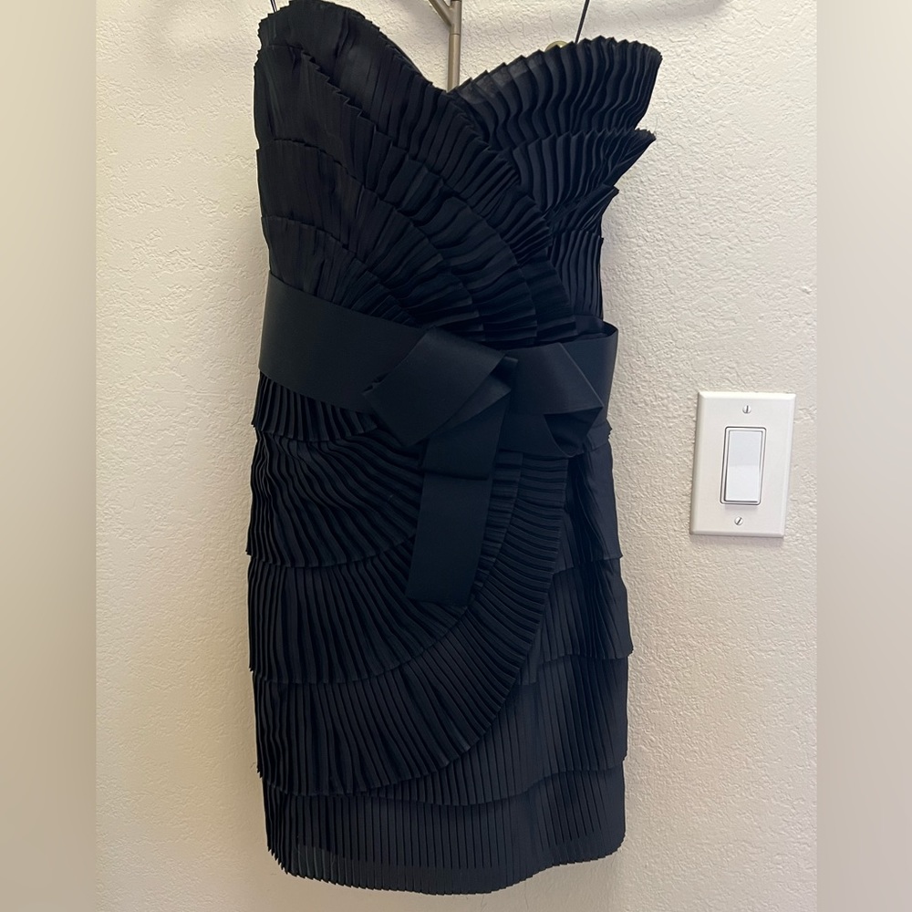 Marchesa notte black strapless accordion pleat dress w/ bow detail size 0 NWT